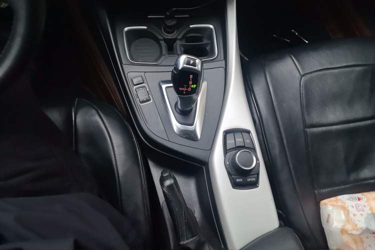 Used BMW 1 Series 2015 120i Leading Model Gear Lever