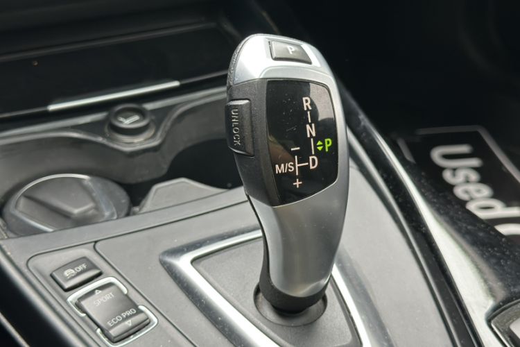 Used BMW 1 Series 2015 120i Sport Design Package Gear Lever