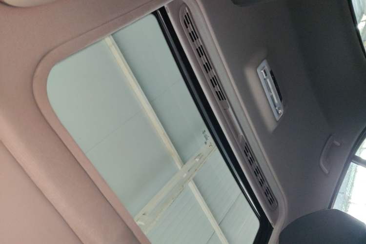 Used BMW 1 Series 2015 118i Leading Model Headliner