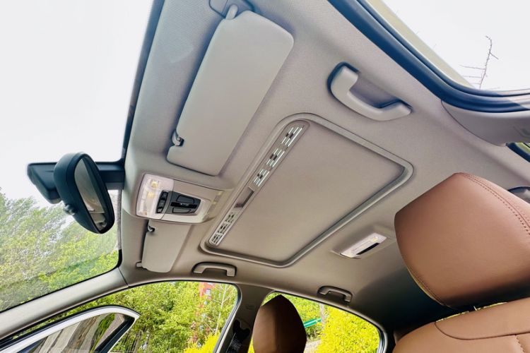 Used BMW 1 Series 2015 118i Leading Model Headliner