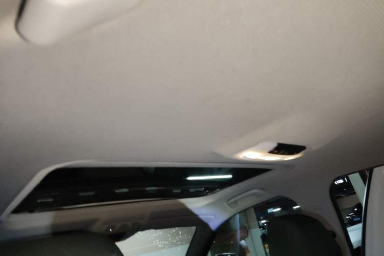Used BMW 1 Series 2015 120i Leading Model Headliner