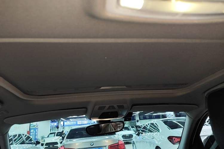 Used BMW 1 Series 2015 120i Leading Model Headliner