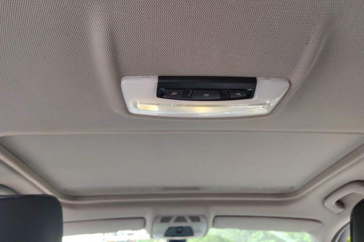Used BMW 1 Series 2015 118i Leading Model Headliner