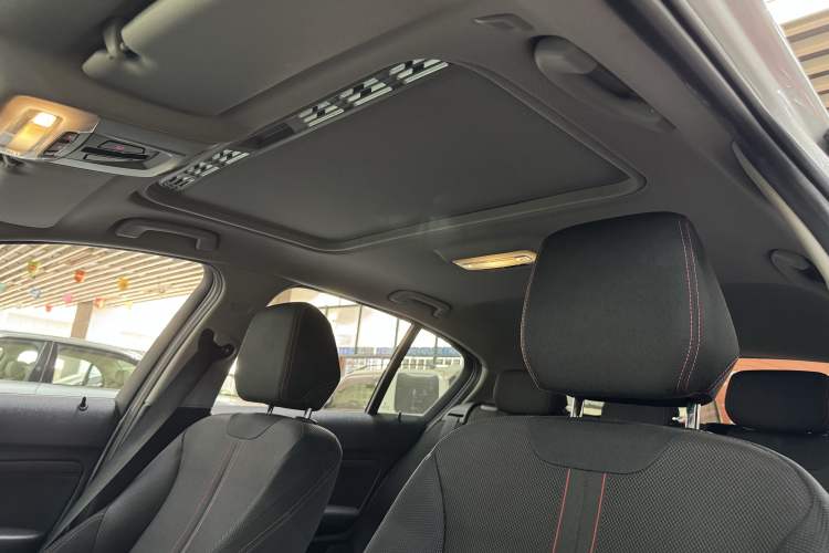 Used BMW 1 Series 2015 120i Sport Design Package Headliner