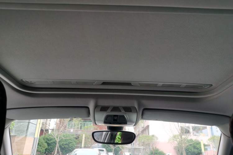 Used BMW 1 Series 2015 120i Leading Model Headliner