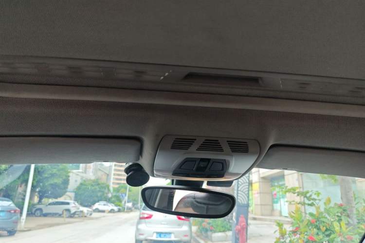 Used BMW 1 Series 2015 120i Leading Model Headliner