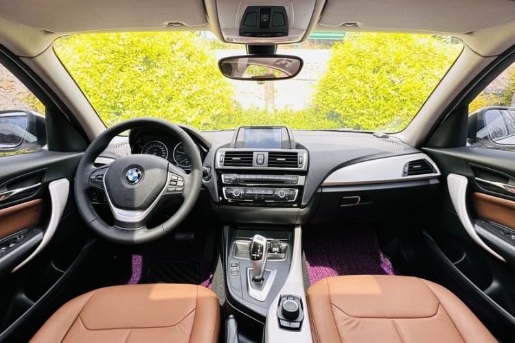 Used BMW 1 Series 2015 118i Leading Model Interior 1