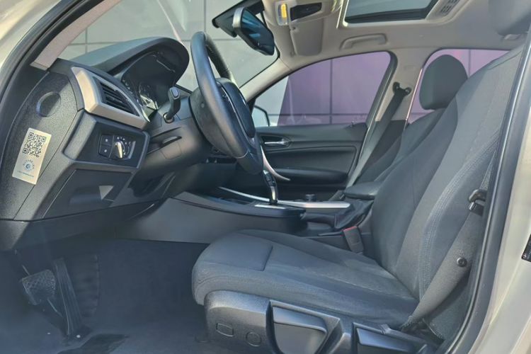 Used BMW 1 Series 2015 118i Leading Model Interior 2