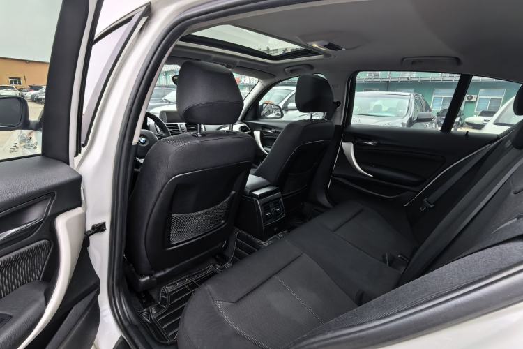 Used BMW 1 Series 2015 120i Leading Model Interior 2