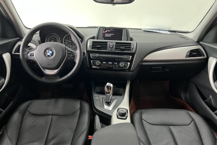 Used BMW 1 Series 2015 120i Leading Model Interior 2