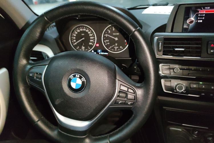 Used BMW 1 Series 2015 118i Leading Model Interior 2