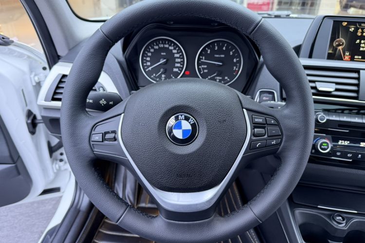 Used BMW 1 Series 2015 120i Leading Model Interior 2