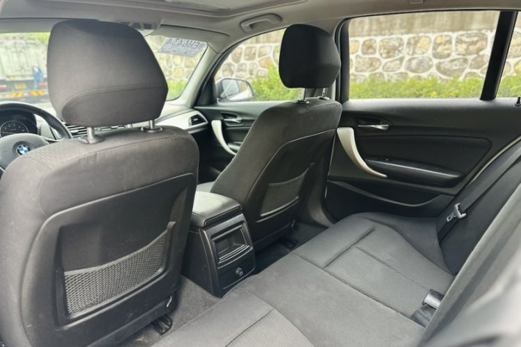 Used BMW 1 Series 2015 118i Leading Model Interior 2