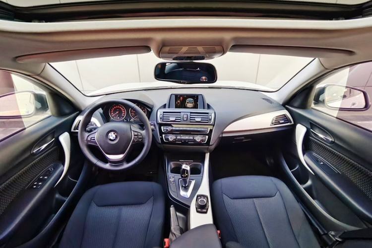 Used BMW 1 Series 2015 118i Leading Model Interior 3