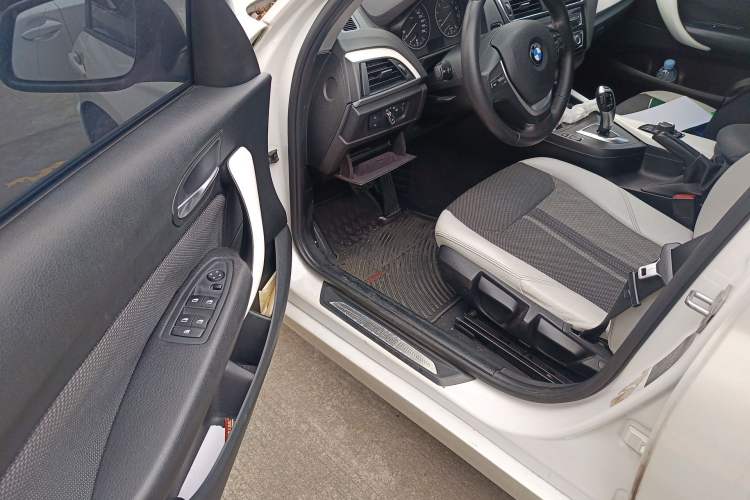 Used BMW 1 Series 2015 118i Urban Design Package Interior 3