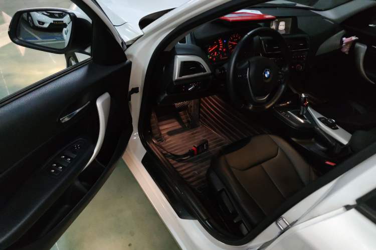 Used BMW 1 Series 2015 118i Leading Model Interior 3