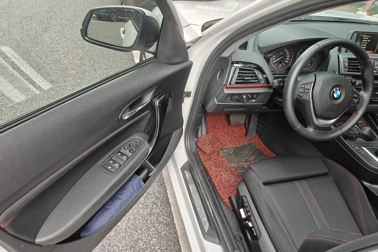 Used BMW 1 Series 2015 120i Sport Design Package Interior 3