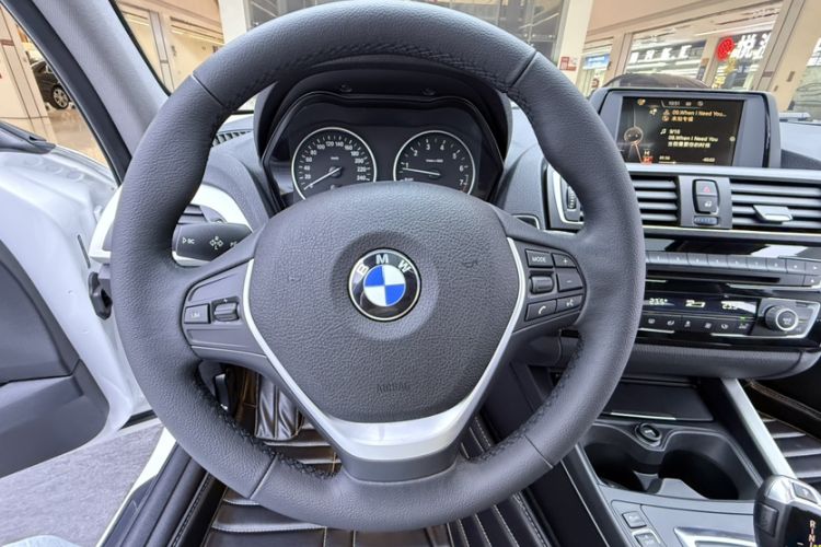 Used BMW 1 Series 2015 120i Leading Model Interior 3