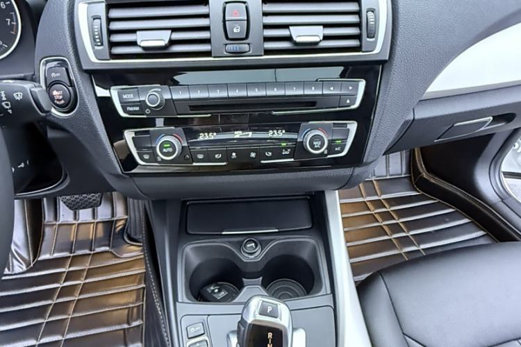 Used BMW 1 Series 2015 120i Leading Model Interior 5