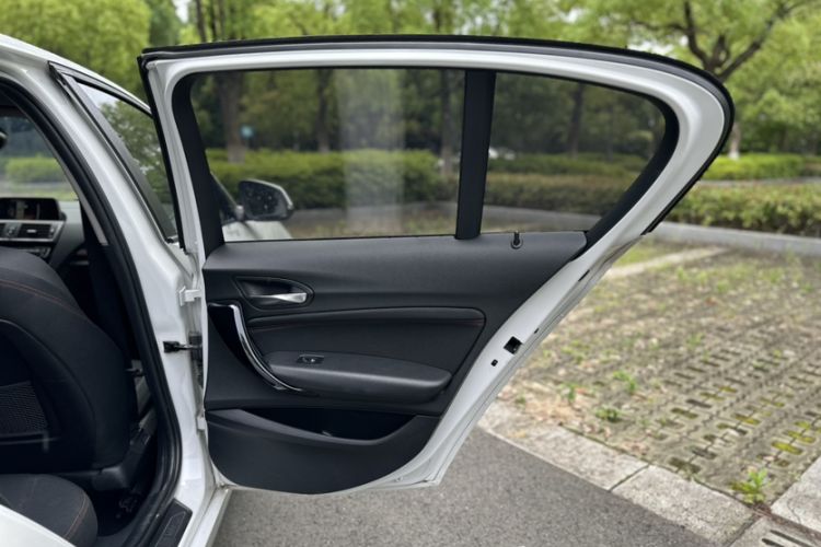 Used BMW 1 Series 2015 120i Sport Design Package Interior 5