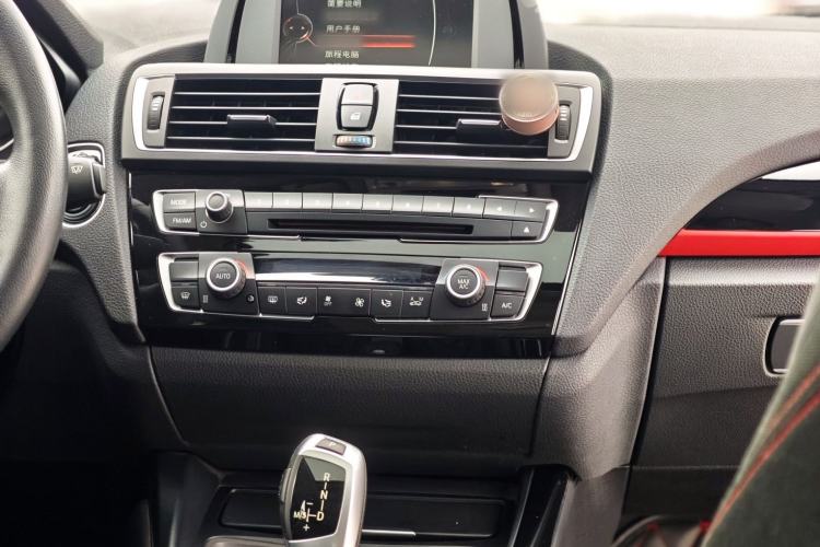 Used BMW 1 Series 2015 120i Sport Design Package Interior 7