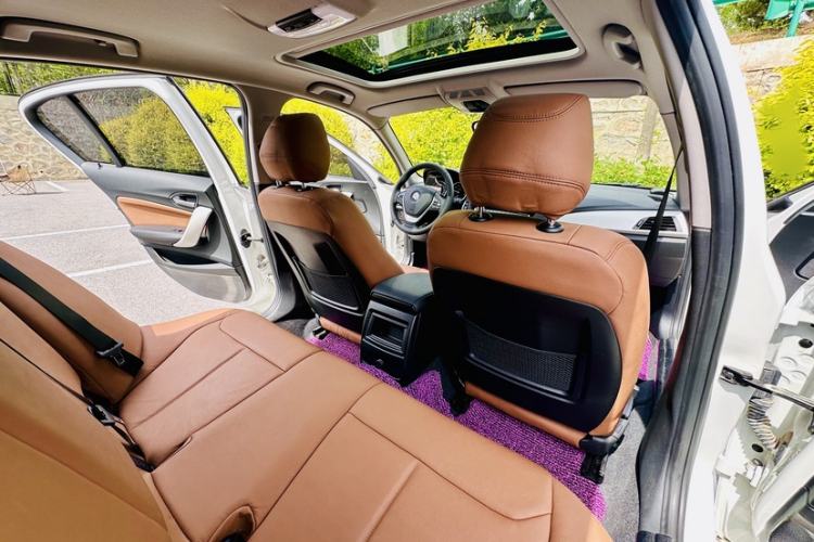Used BMW 1 Series 2015 118i Leading Model Interior 8