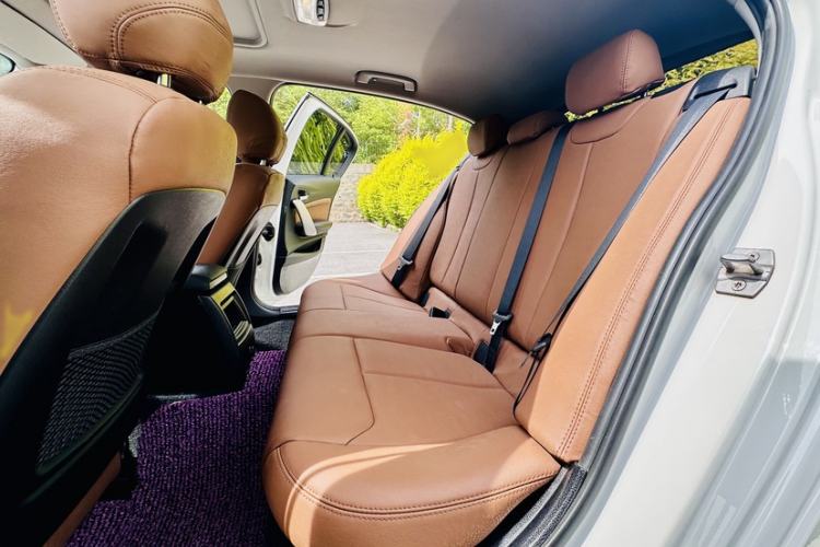 Used BMW 1 Series 2015 118i Leading Model Interior 9