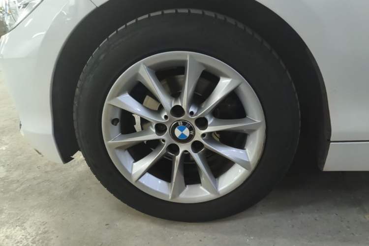 Used BMW 1 Series 2015 118i Urban Design Package Left Front Wheel Hub