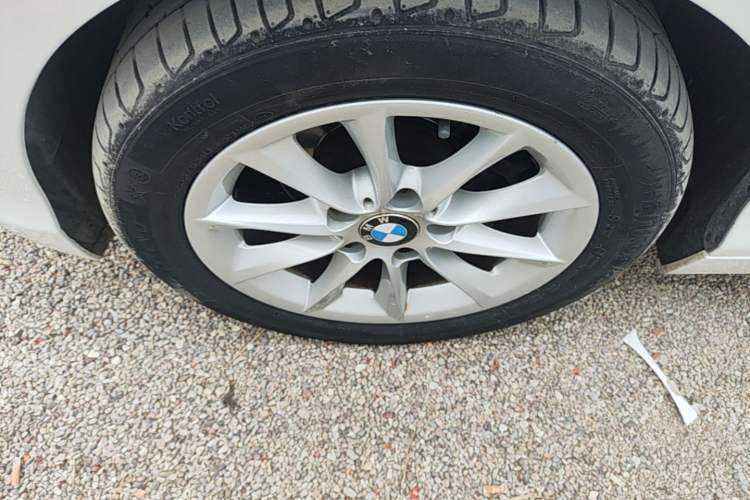 Used BMW 1 Series 2015 118i Urban Design Package Left Front Wheel Hub