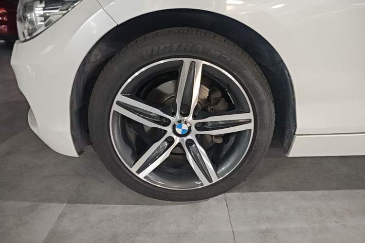 Used BMW 1 Series 2015 120i Sport Design Package Left Front Wheel Hub