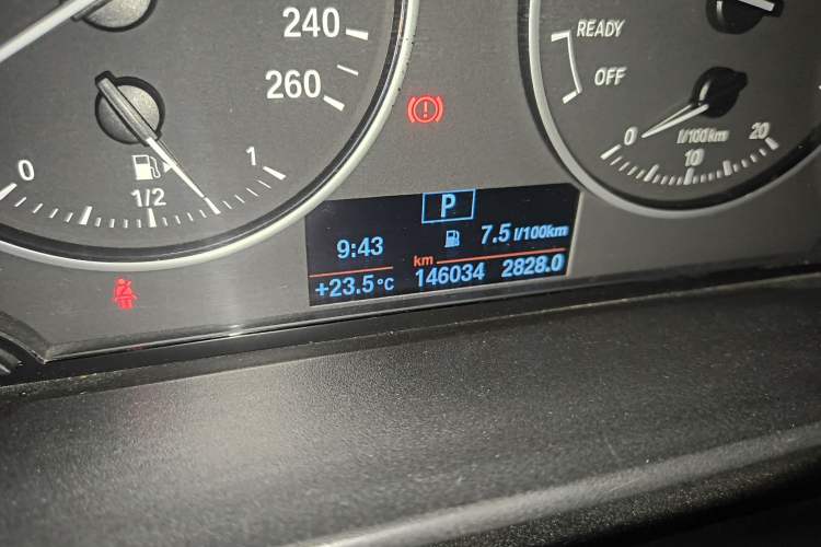 Used BMW 1 Series 2015 118i Leading Model Odometer Close Up