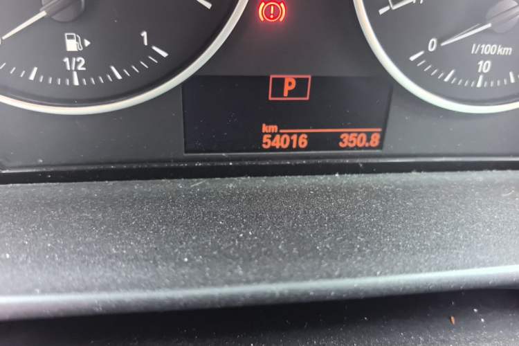 Used BMW 1 Series 2015 118i Leading Model Odometer Close Up