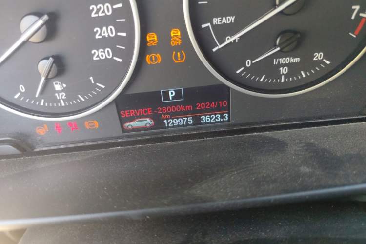 Used BMW 1 Series 2015 118i Leading Model Odometer Close Up
