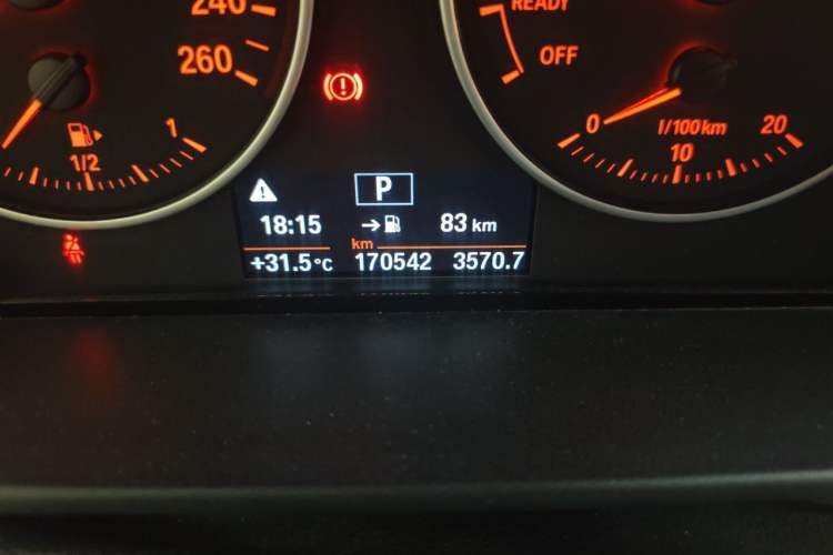 Used BMW 1 Series 2015 118i Urban Design Package Odometer Close Up