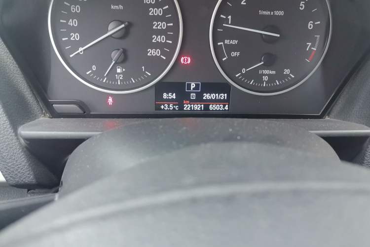 Used BMW 1 Series 2015 120i Leading Model Odometer Close Up