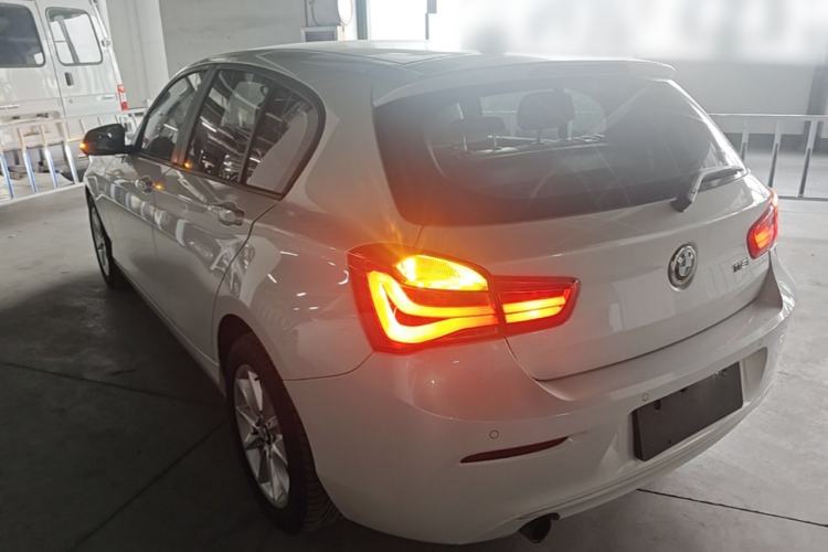 Used BMW 1 Series 2015 118i Urban Design Package Rear Left 45 Deg