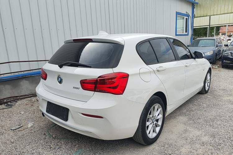 Used BMW 1 Series 2015 118i Urban Design Package Rear Right 45 Deg
