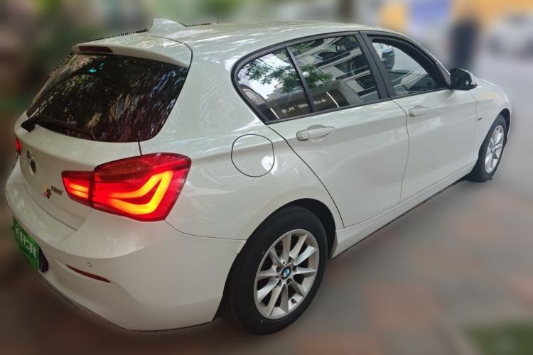 Used BMW 1 Series 2015 118i Urban Design Package Rear Right 45 Deg