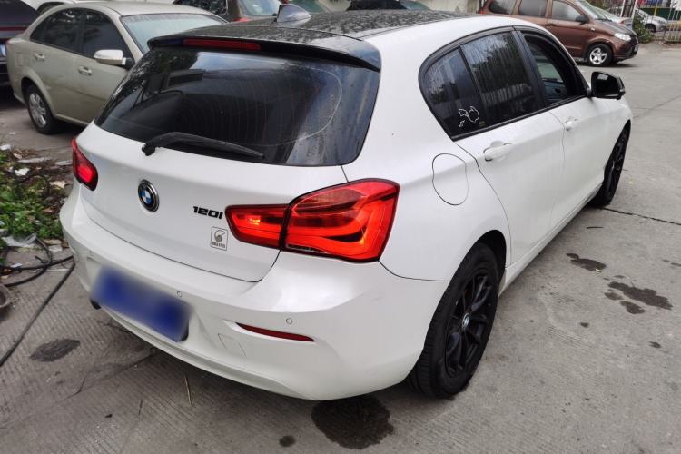 Used BMW 1 Series 2015 118i Leading Model Rear Right 45 Deg