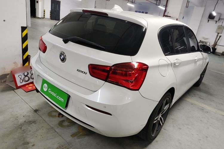 Used BMW 1 Series 2015 120i Sport Design Package Rear Right 45 Deg