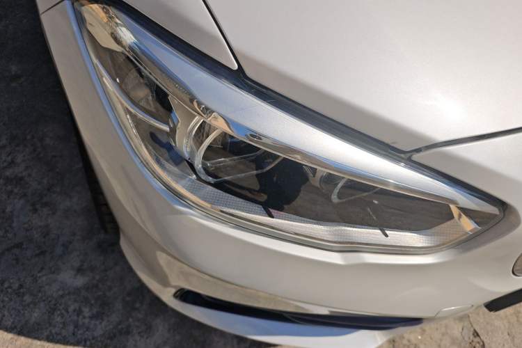 Used BMW 1 Series 2015 120i Sport Design Package Right Front Headlight