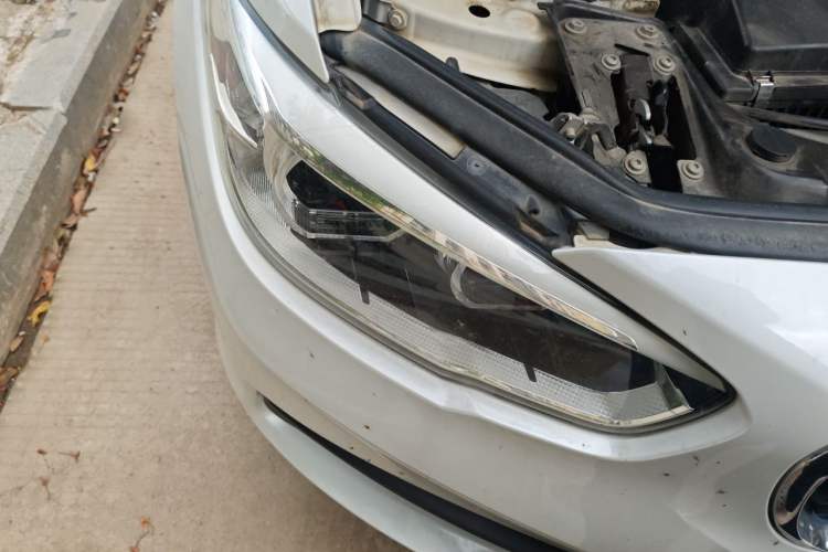 Used BMW 1 Series 2015 120i Leading Model Right Front Headlight