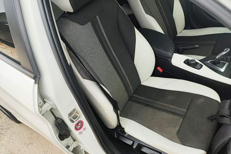 Used BMW 1 Series 2015 118i Urban Design Package Right Front Seat