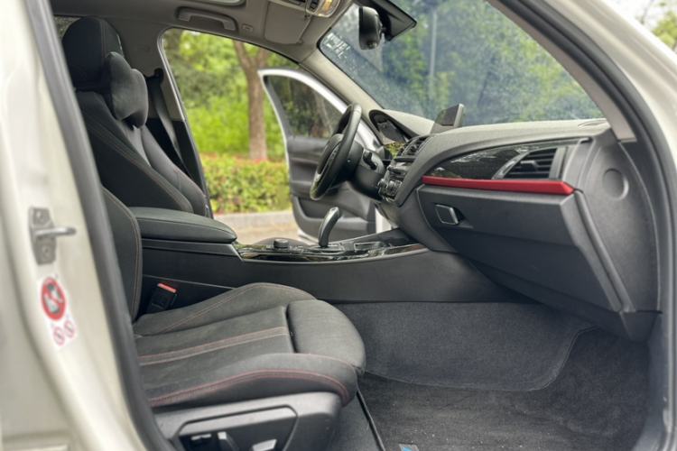 Used BMW 1 Series 2015 120i Sport Design Package Right Front Seat