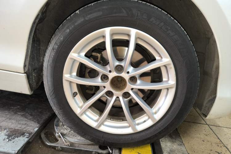 Used BMW 1 Series 2015 118i Leading Model Right Front Wheel Hub