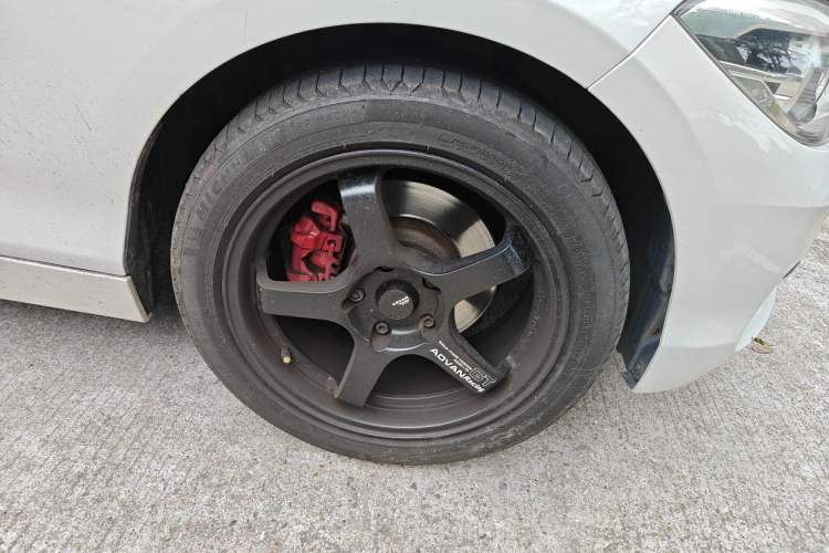 Used BMW 1 Series 2015 120i Leading Model Right Front Wheel Hub