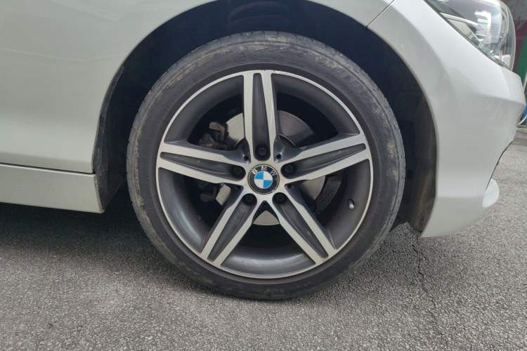 Used BMW 1 Series 2015 120i Sport Design Package Right Front Wheel Hub
