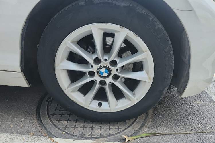 Used BMW 1 Series 2015 118i Urban Design Package Right Front Wheel Hub