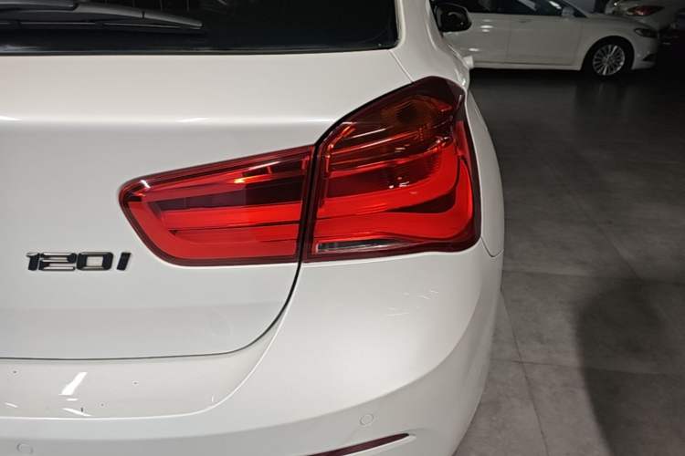 Used BMW 1 Series 2015 120i Sport Design Package Right Rear Taillight
