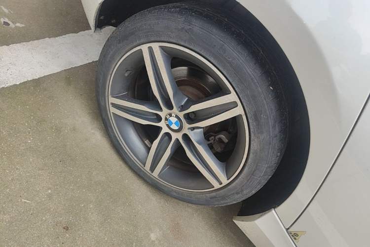 Used BMW 1 Series 2015 120i Sport Design Package Right Rear Wheel Hub
